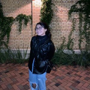 Meet your Posher, Renata